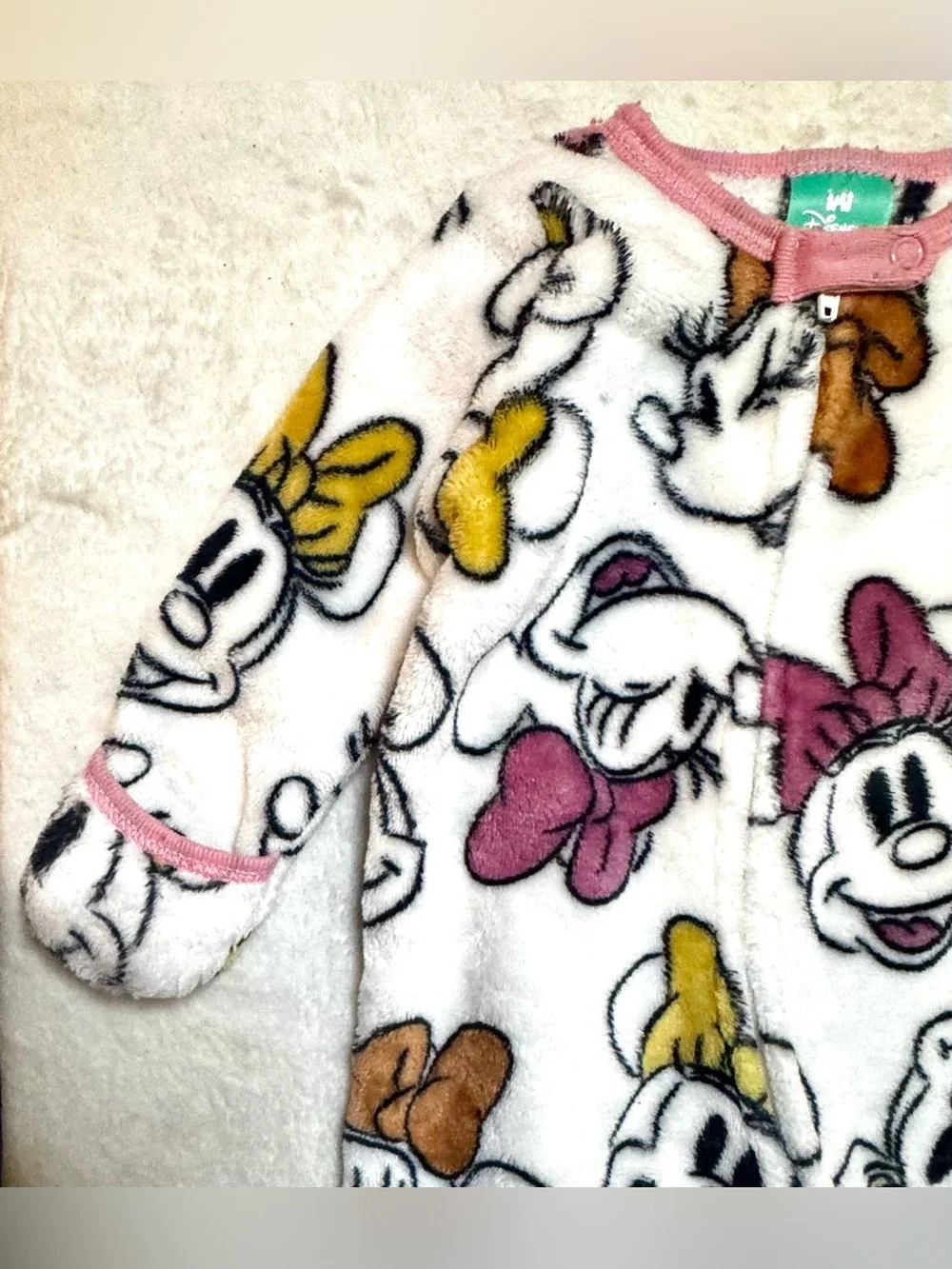 Disney Baby 0-3 months Girls' Minnie Mouse Plush One-Piece with front zipper